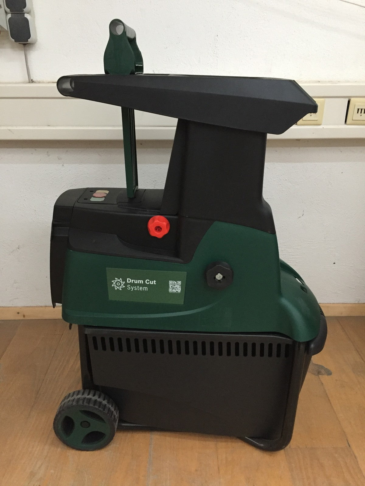 Bosch quiet shredder AXT 22 D, 2,200 W, 53L, I33232
