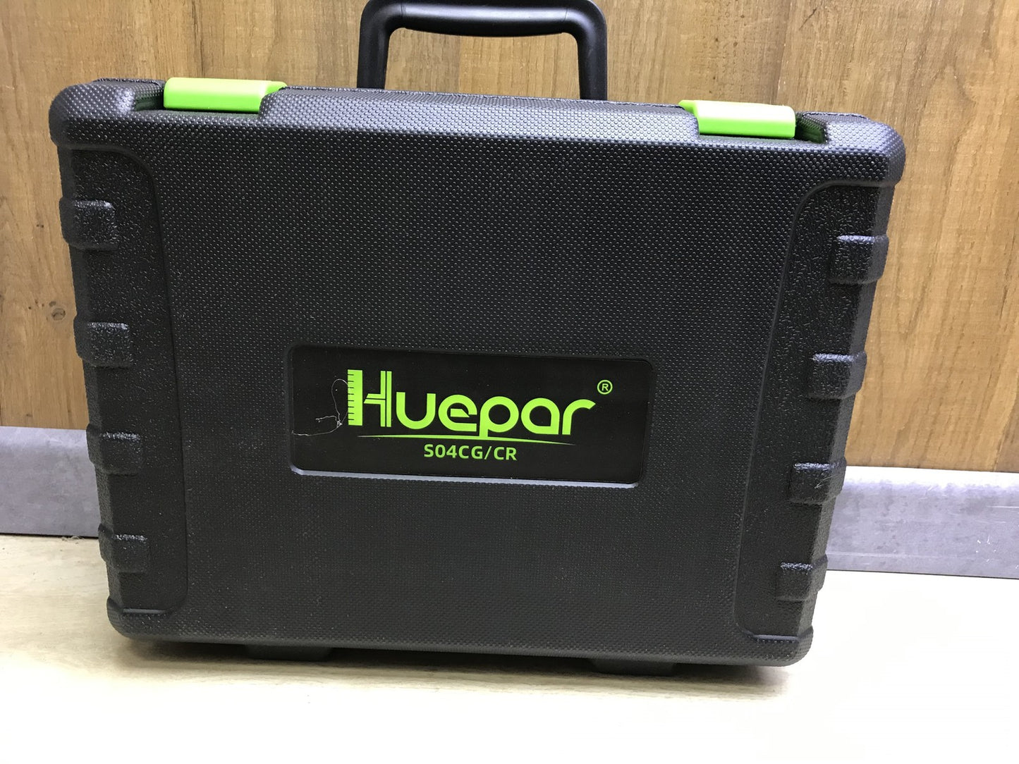 Huepar S04CG 4D Green Laser Level with LCD Screen 4 x 360°, I33068