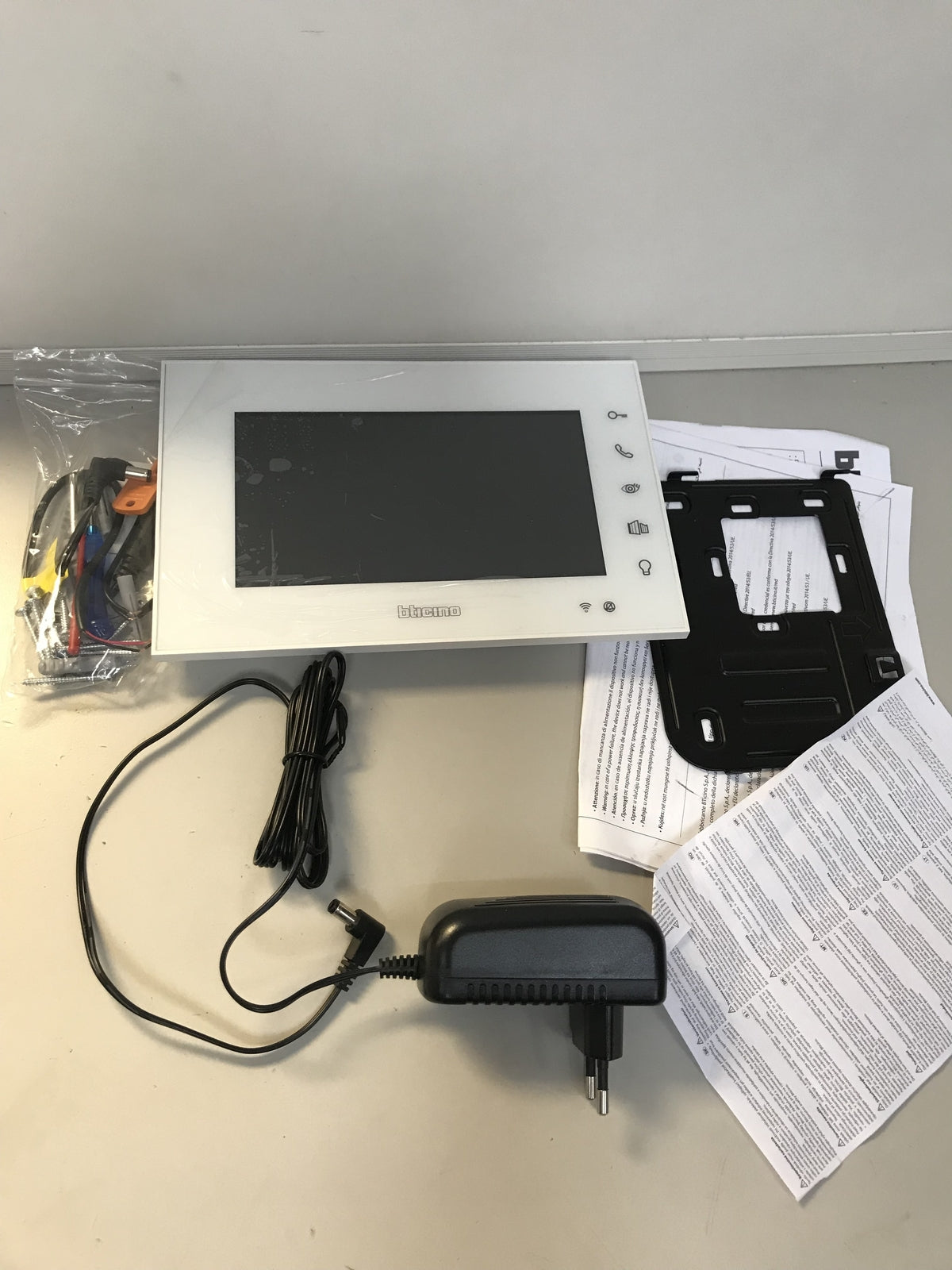 Bticino 335253 additional indoor unit, 7-inch display, I32187
