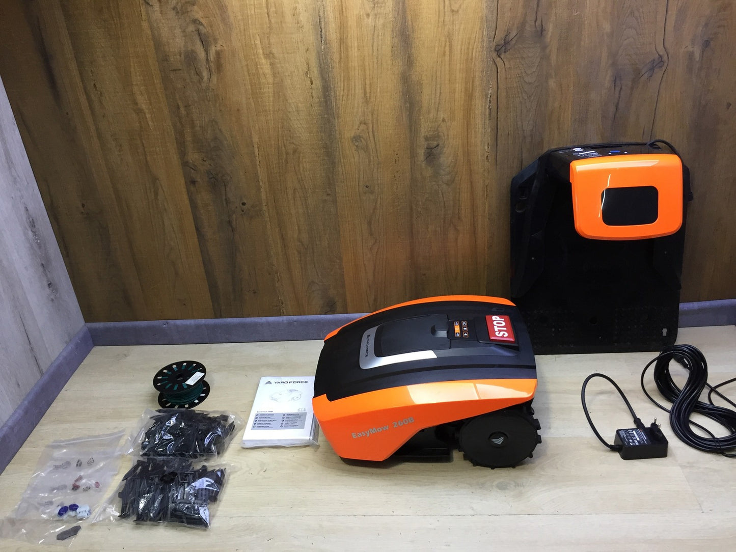 Yard FORCE robotic lawnmower EasyMow 260B up to 260 sqm, I33512