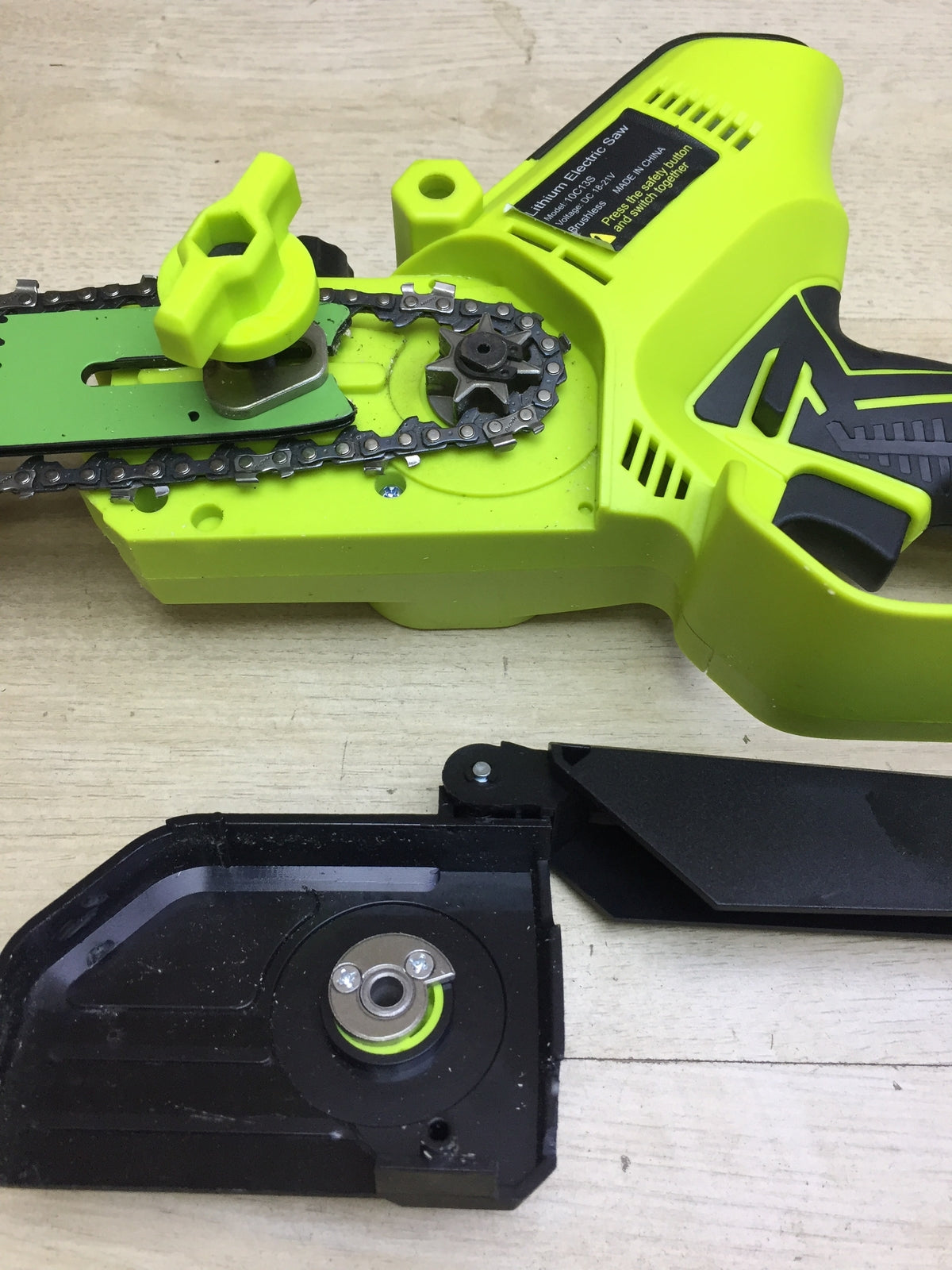 Supstable 10C13S mini chainsaw with 2x batteries, 8 inches, I31594