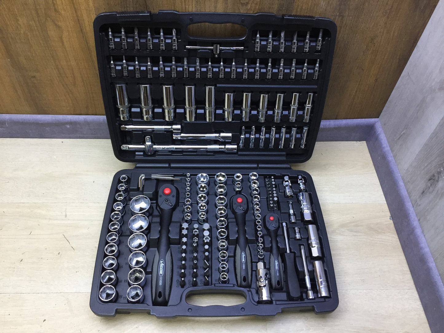 VIGOR Steckschlüsselsatz V2461, 172-teiliges Werkzeug-Set, I33289