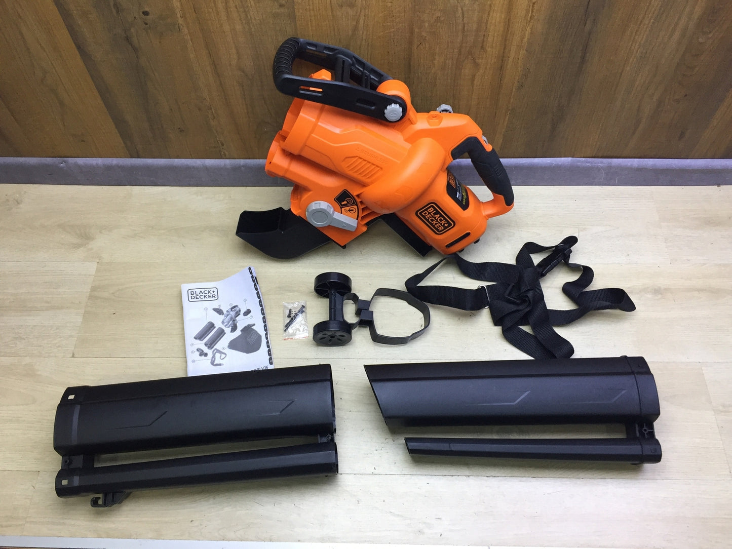 Black+Decker BCBLV36 Cordless Leaf Vacuum/Blower SOLO, I31966