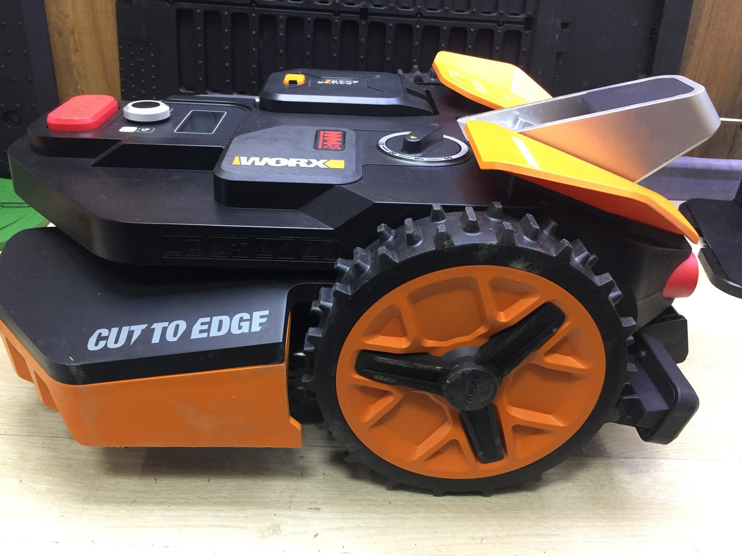 WORX Landroid Vision M600 Mähroboter WR206E.1 für Gärten bis 600m², I33604