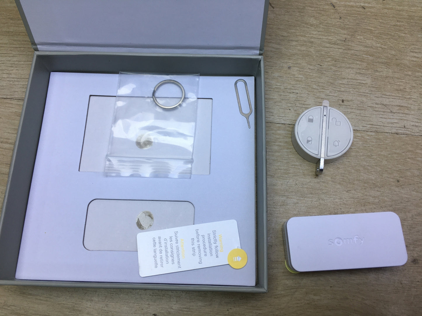 Somfy Set 2401487 Door/Window Opening Sensor with 401489 Remote Control, I31356