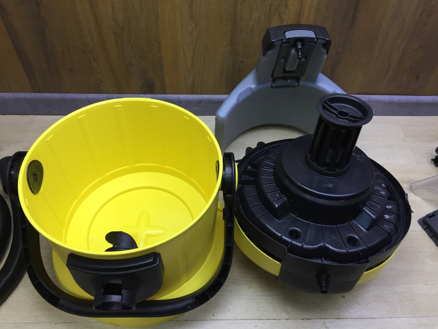 Kärcher 1.081-133.0 Wet and Dry Vacuum Cleaner SE 4001, I33254