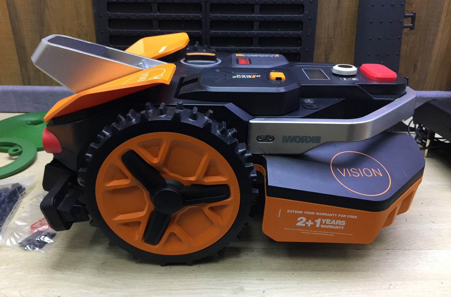 WORX Landroid Vision M800 robotic lawnmower WR208E.1 for gardens up to 800m², I33367