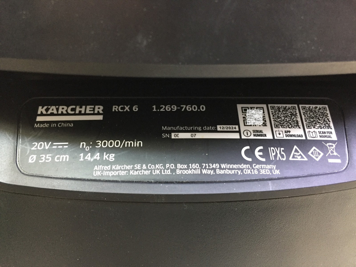 Kärcher RCX 6 robotic lawnmower Performance up to 3,000 m² All-wheel drive GPS RTK camera