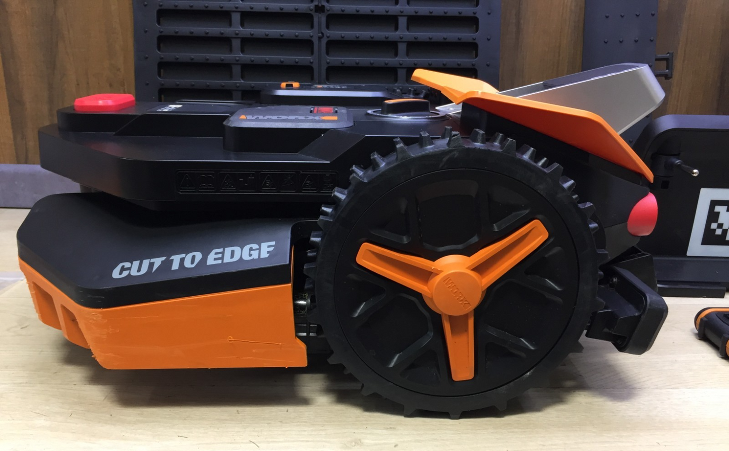 WORX Landroid Vision S250 Mähroboter WR202E für Gärten bis 250m² kabellos WLAN