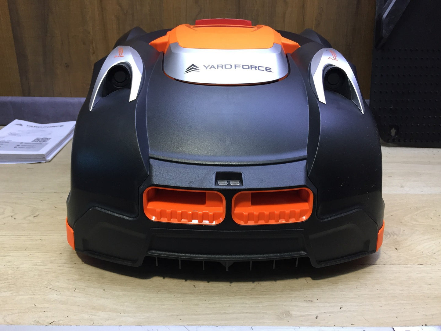 YARD FORCE robotic lawnmower NX100i up to 1000 sqm, I33464