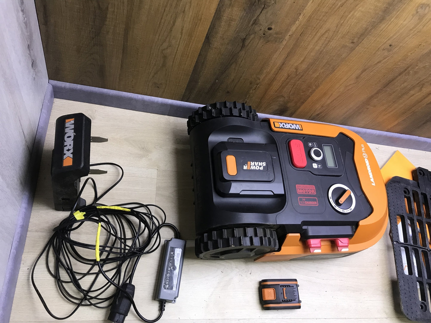 WORX Landroid M500 PLUS WR165E Robotic Lawnmower for up to 500 sqm with Wi-Fi, Bluetooth, I28961