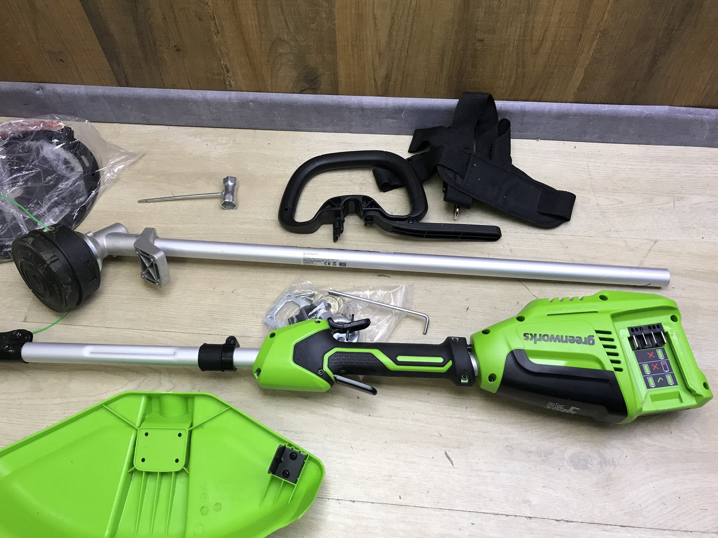 Greenworks GD24X2TX cordless lawn trimmer solo, 40 cm cutting width, I31926