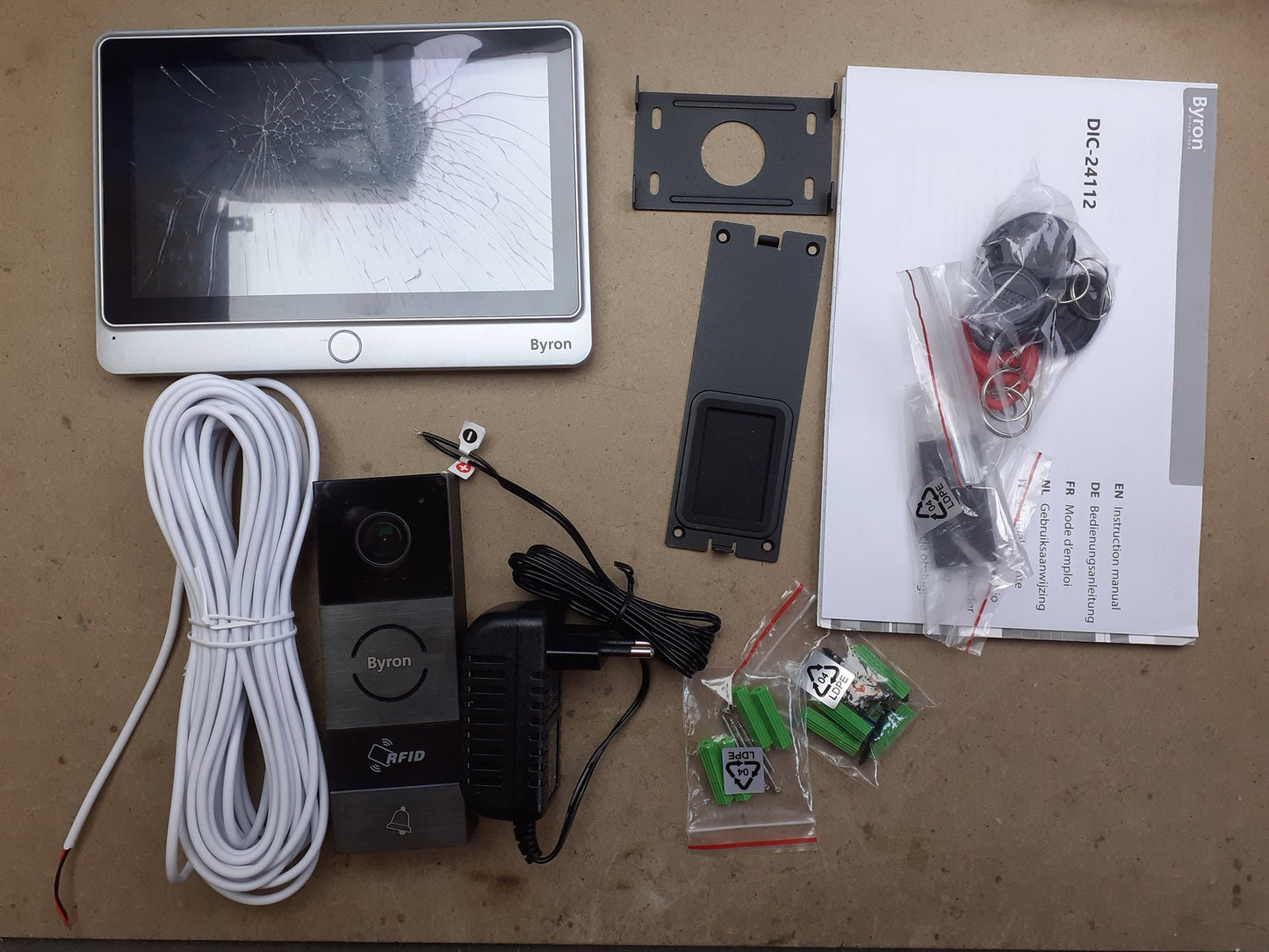 Byron RFID-Videogegensprechanlage mit einem 7 Zoll HD DIC-24112, I01563