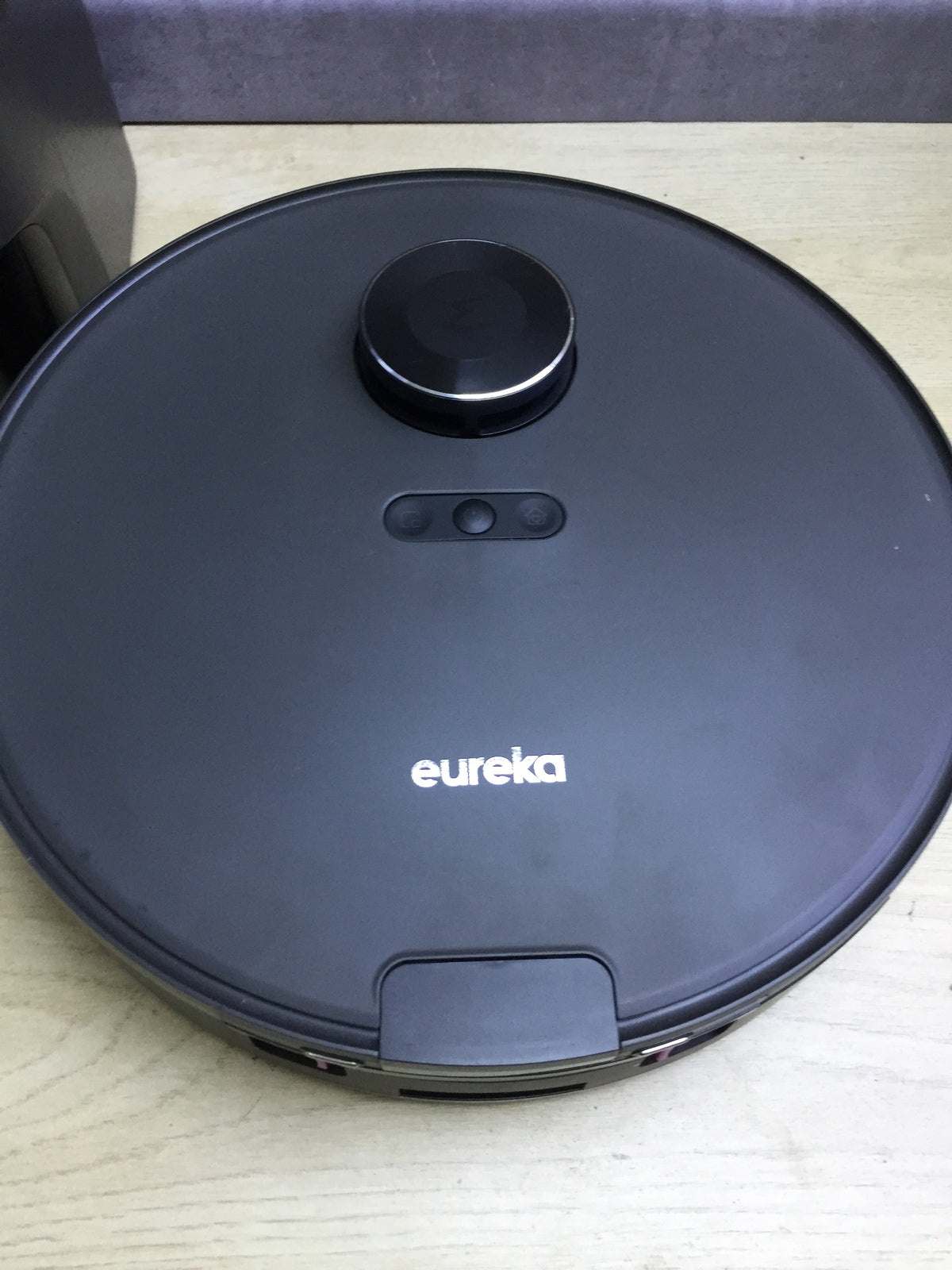 EUREKA NER E10s vacuum/mop robot with bagless vacuum station, I29614