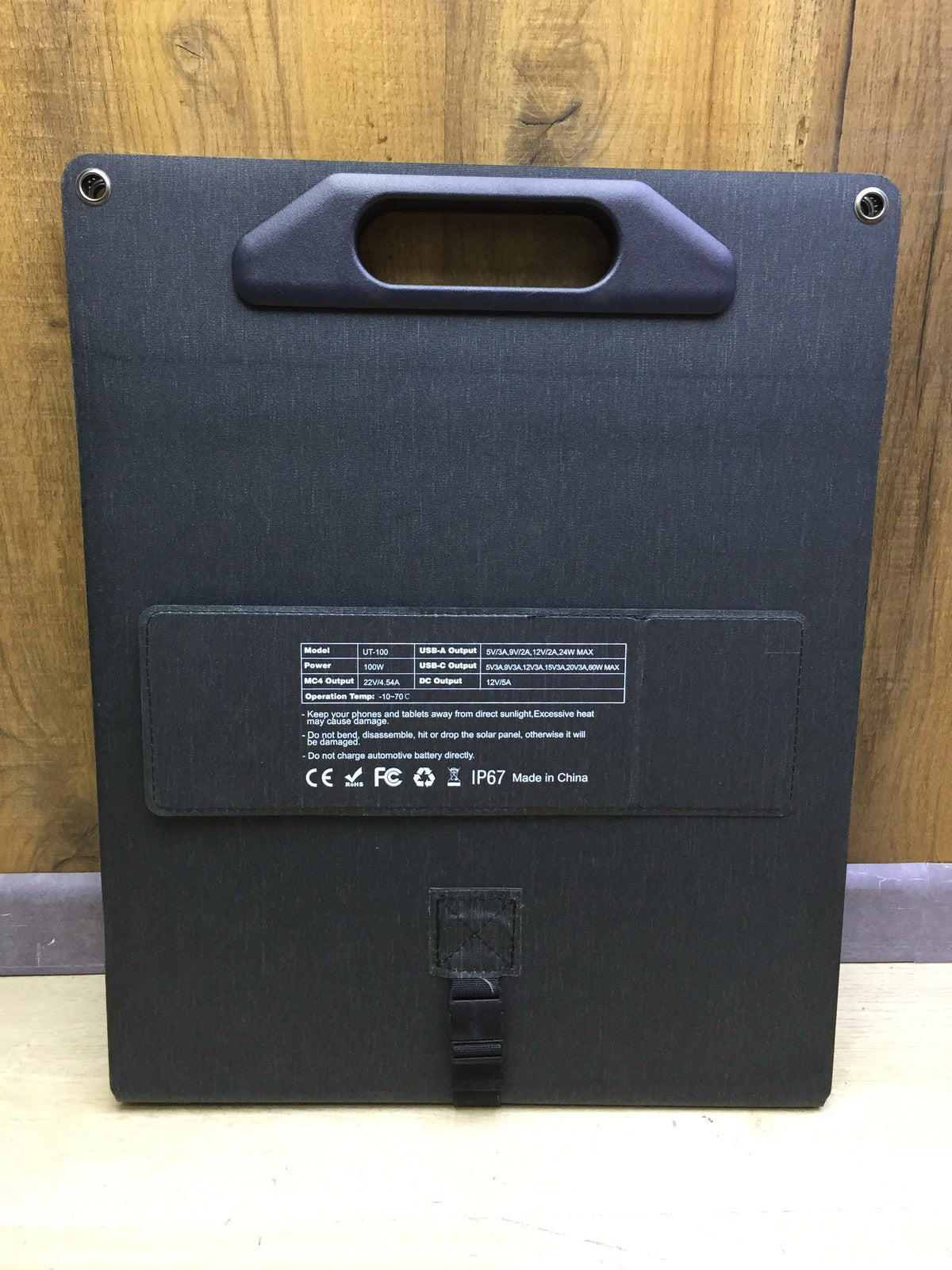 Ecosonique UT-100 solar panel with removable power hub, 100W, I33226