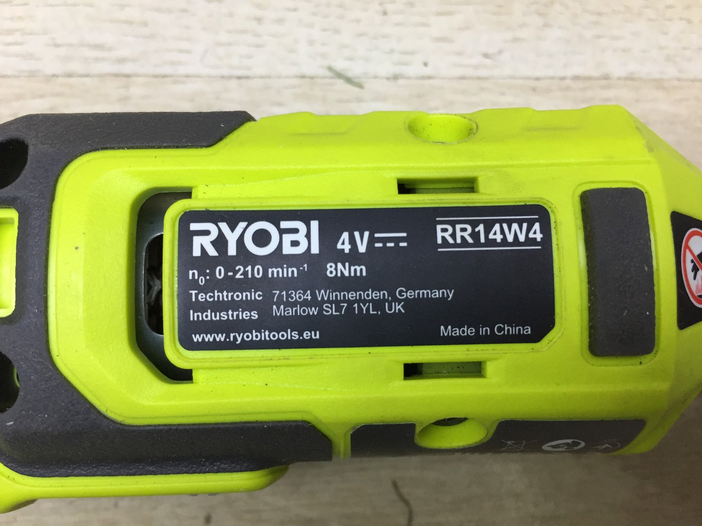 RYOBI 4 V USB-LITHIUM Akku-Ratschenschrauber RR14W4, mit Akku, 1/4 Zoll, I34159