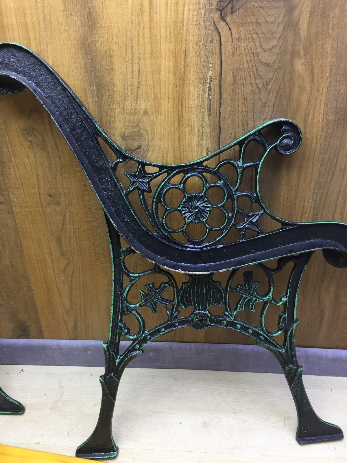 Vigor 9694030 Bench, cast iron/wood, I31790