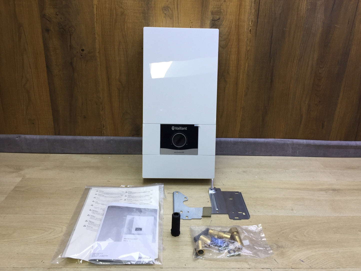 Vaillant elektronischer Durchlauferhitzer VED E 21/8, 21kW, 400V, EEK:A, I32660
