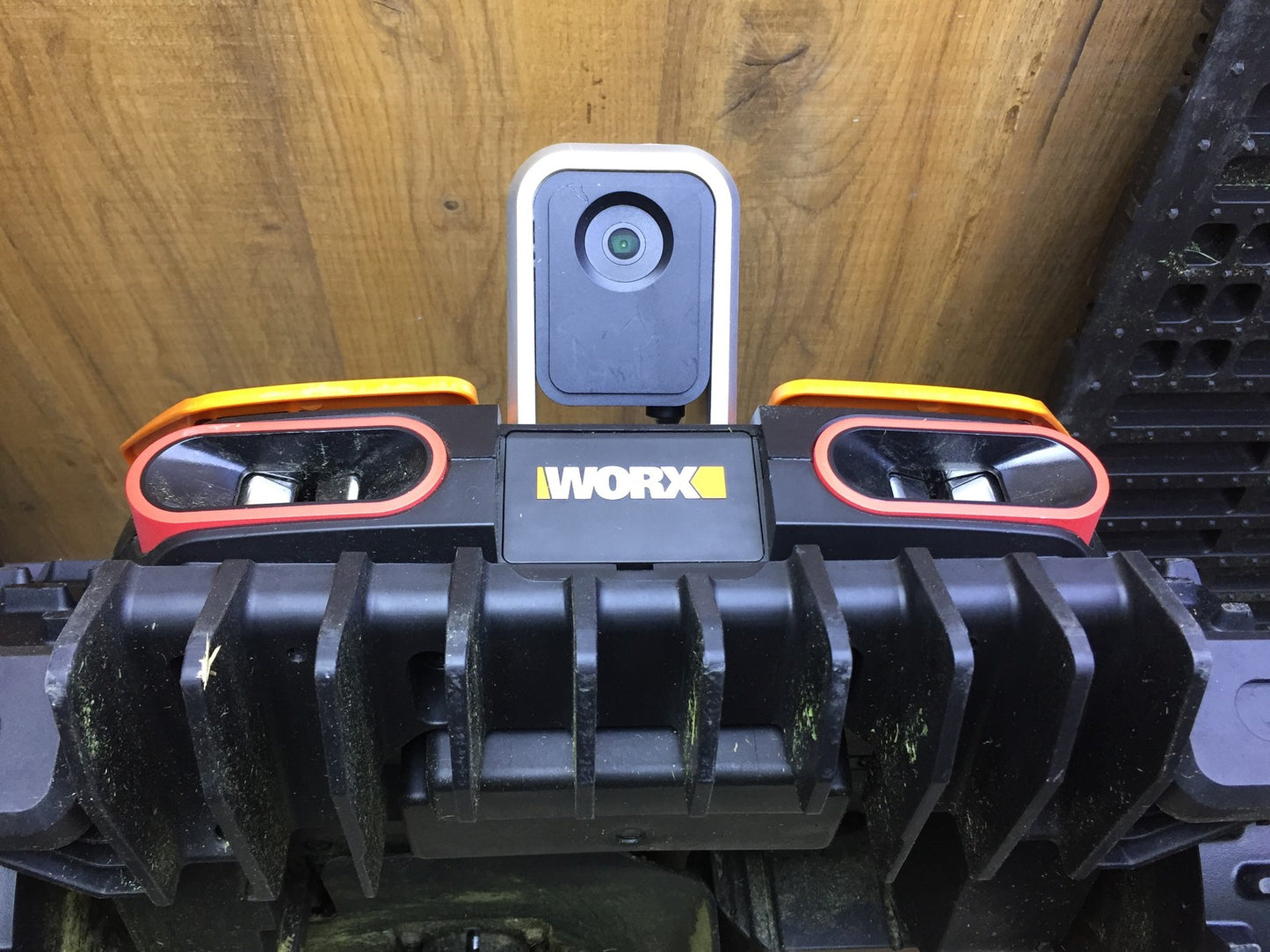 WORX Landroid Vision M600 Mähroboter WR206E.1 für Gärten bis 600m², I33258