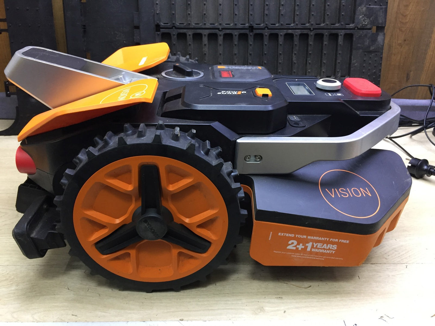WORX Landroid Vision M600 Mähroboter WR206E.1 für Gärten bis 600m², I33645