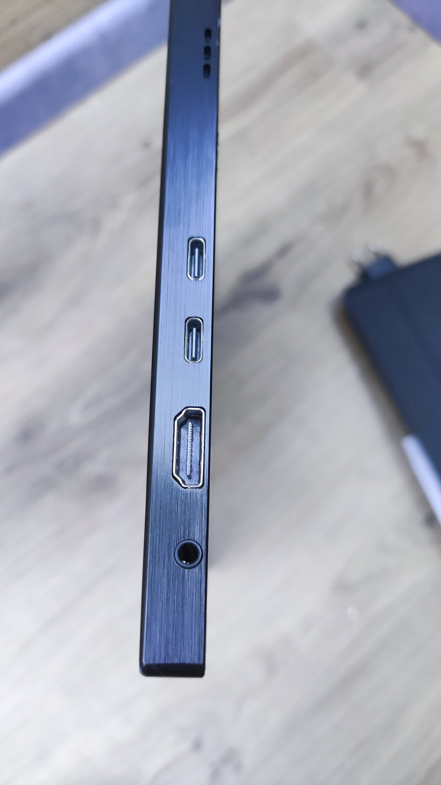 UPERFECT Tragbarer 2K Monitor 17.3" 2560x1440 IPS HDMI USB-C 60Hz Lautsprecher