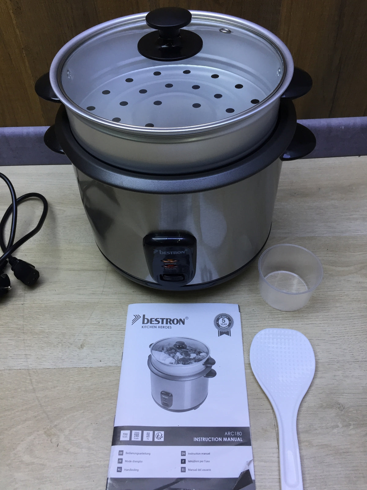 Bestron ARC180 rice cooker for 8-10 people, including steamer attachment, I29408