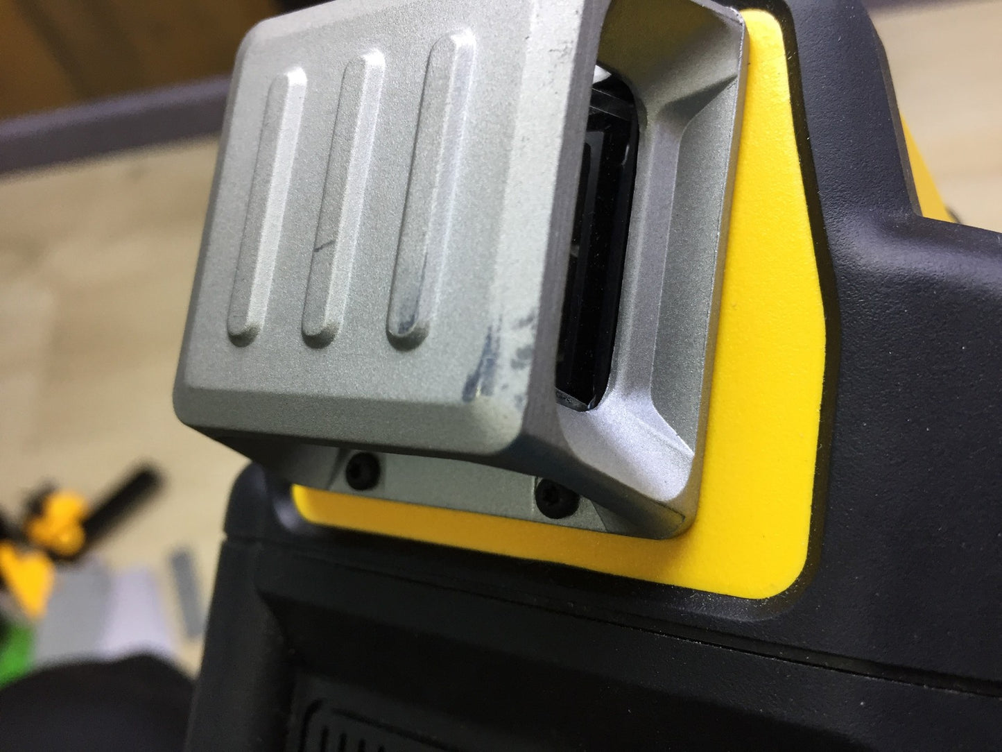 Dewalt cross line laser DCE089G without battery 2.0 Ah, I33106