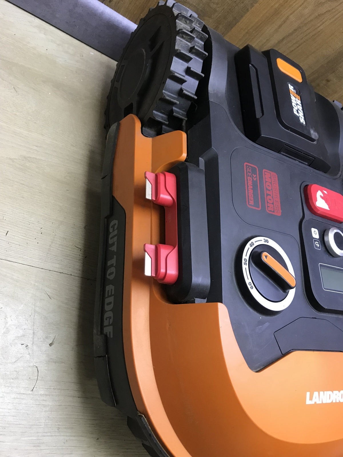 WORX Landroid M700 PLUS WR167E robotic lawnmower for gardens up to 700 sqm, I30513