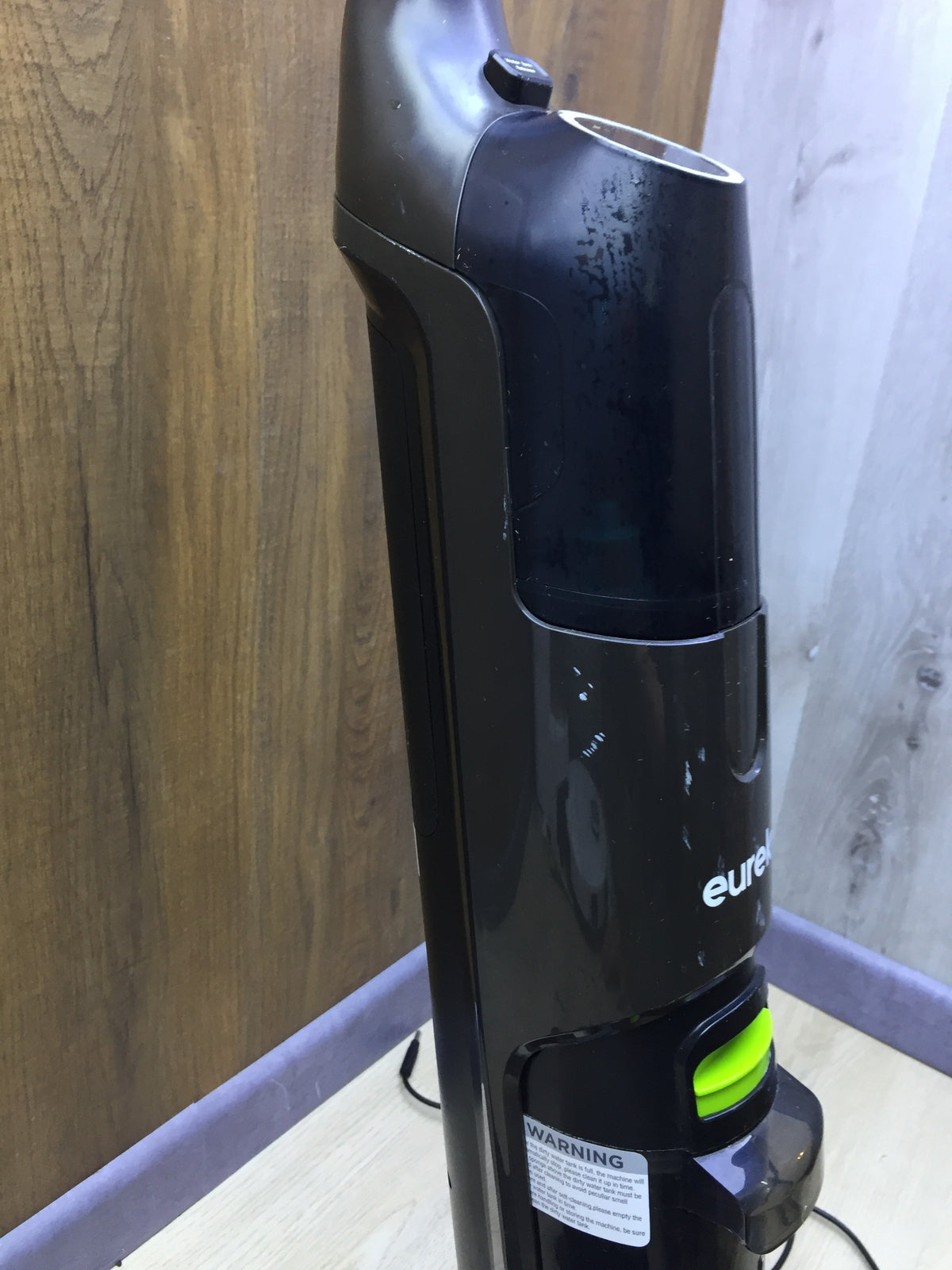 EUREKA NEW400 Cordless Wet/Dry Vacuum Cleaner, I29324