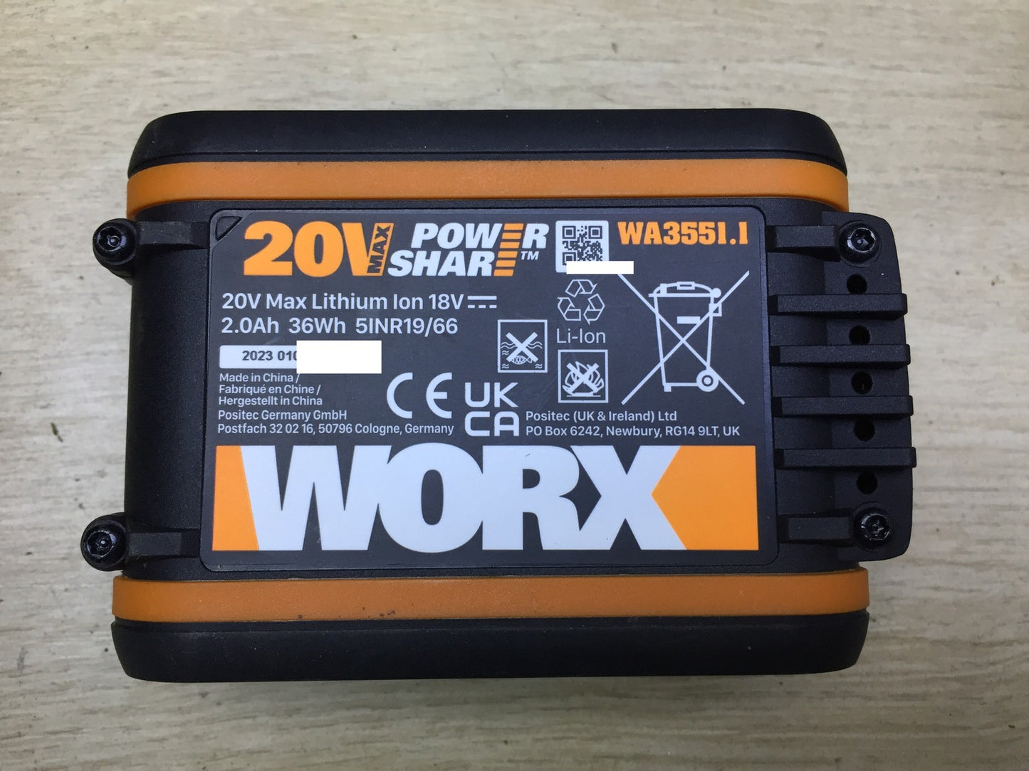 WORX Landroid M700 PLUS WR167E robotic lawnmower for gardens up to 700 sqm, I33526