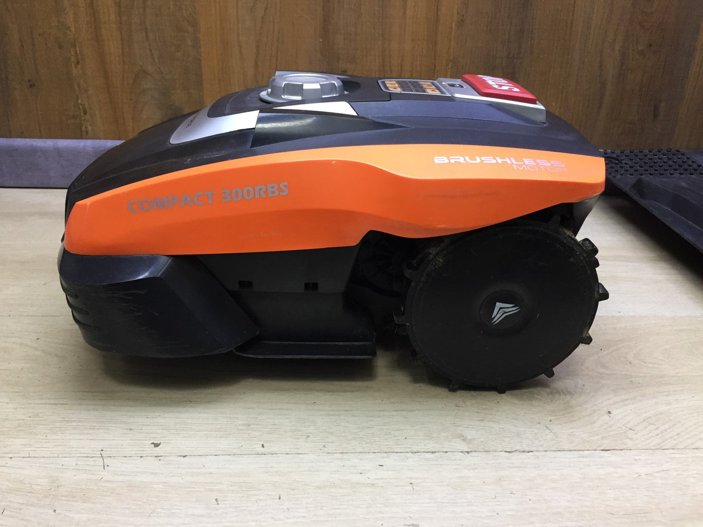 Yard Force FORCE robotic lawnmower COMPACT 300RBS up to 300 sqm, I33294