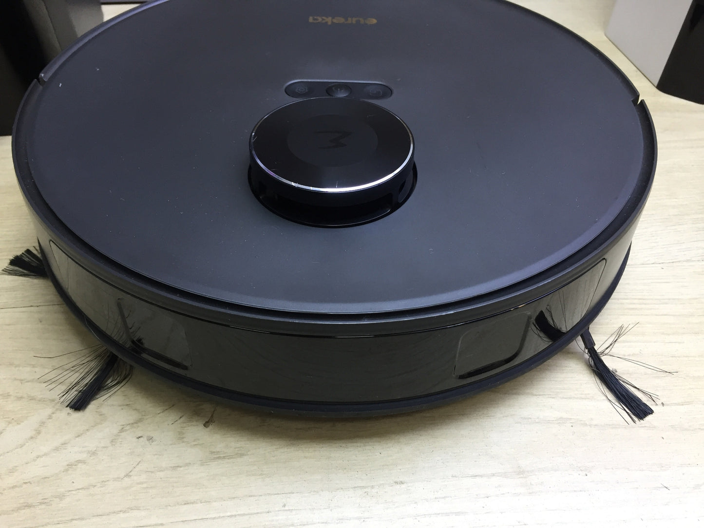 EUREKA NER E10s vacuum/mop robot with bagless vacuum station, I29614