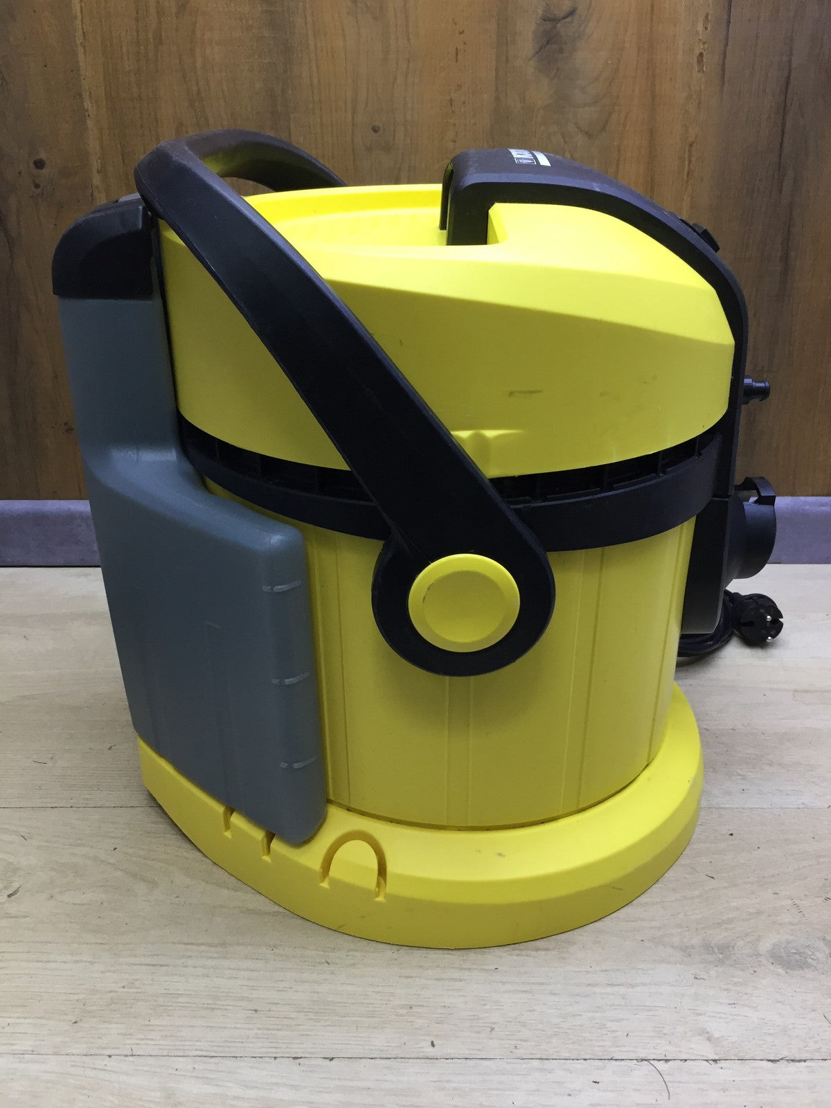 Kärcher 1.081-133.0 Wet and Dry Vacuum Cleaner SE 4001, I33254