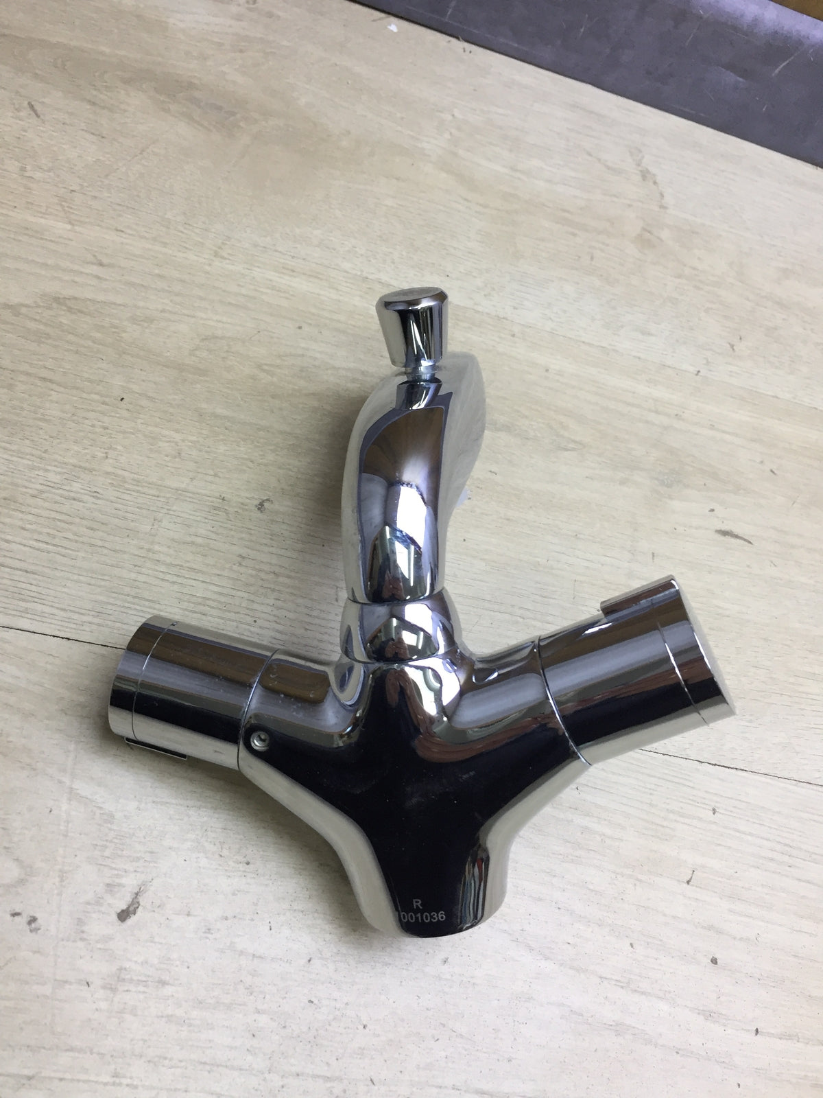 Rousseau Volga 2 Bath Filler Shower Mixer Thermostatic Chrome, I32105