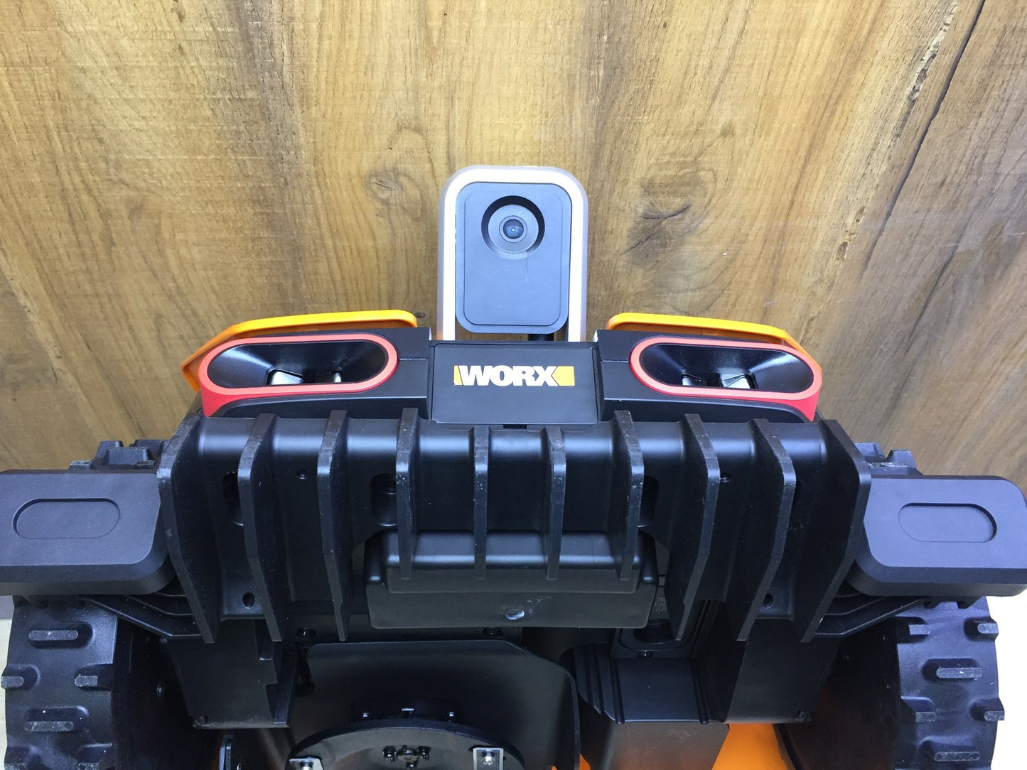 WORX Landroid Vision M600 robotic lawnmower WR206E.1 for gardens up to 600m², I33150
