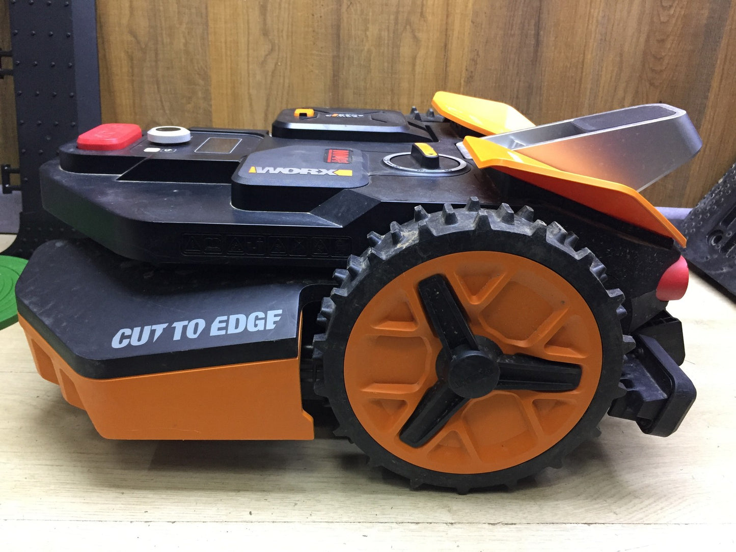 WORX Landroid Vision M600 Mähroboter WR206E.1 für Gärten bis 600m², I33991