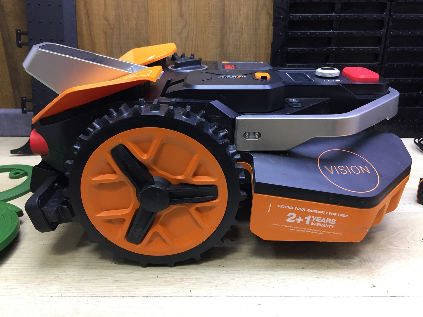 WORX Landroid Vision M800 robotic lawnmower WR208E.1 for gardens up to 800m², I33358