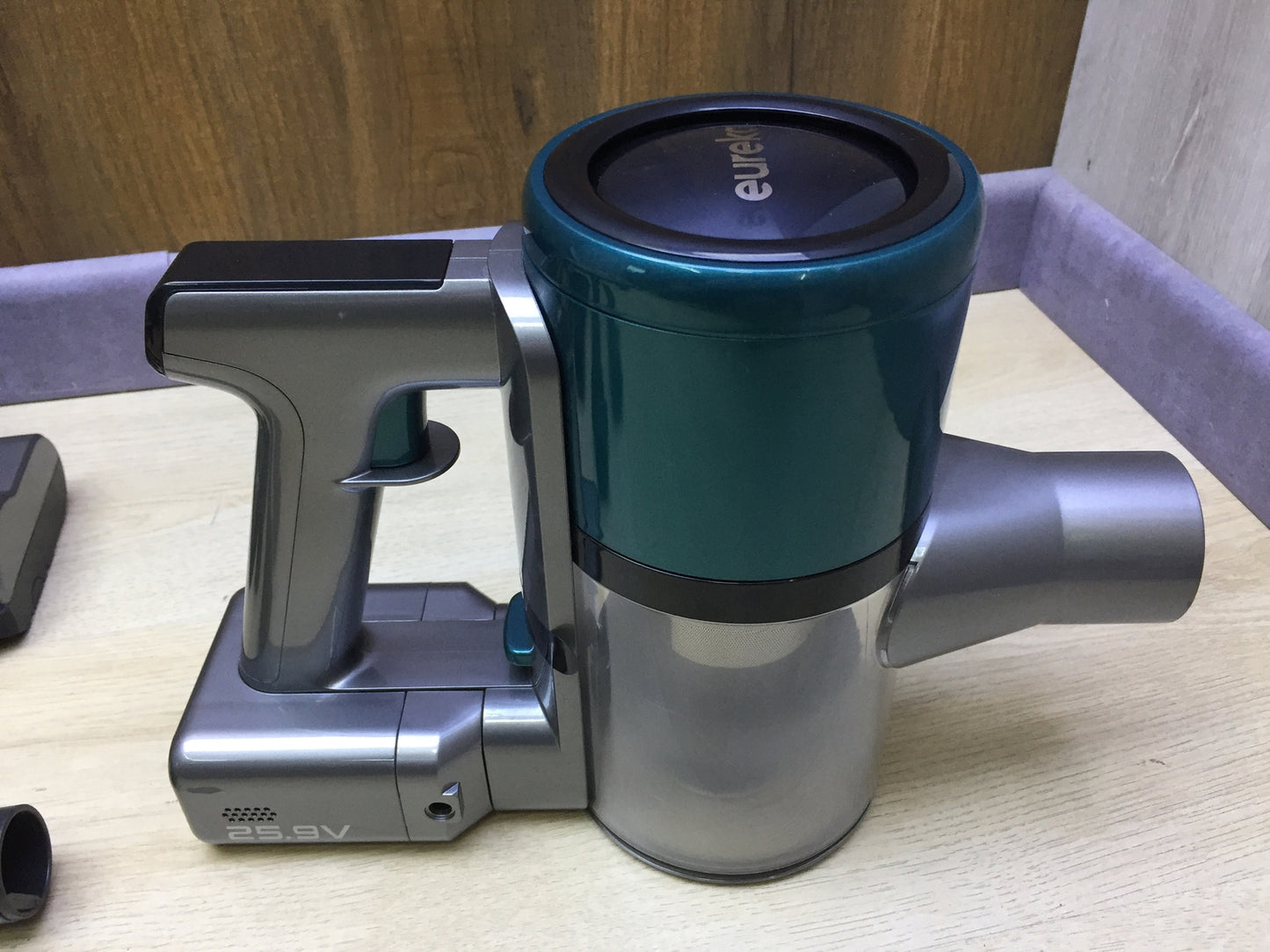 Eureka AK9 Cordless Vacuum Cleaner HD006, I29556