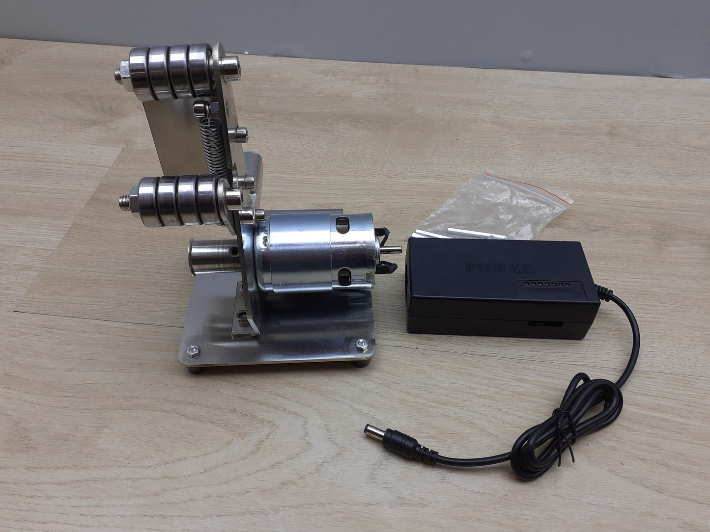 AWKAQUN Elektrische Bandschleifer Mini-Bandschleifer I14711