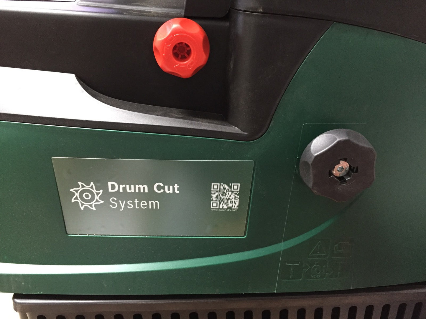 Bosch quiet shredder AXT 22 D, 2,200 W, 53L, I33232