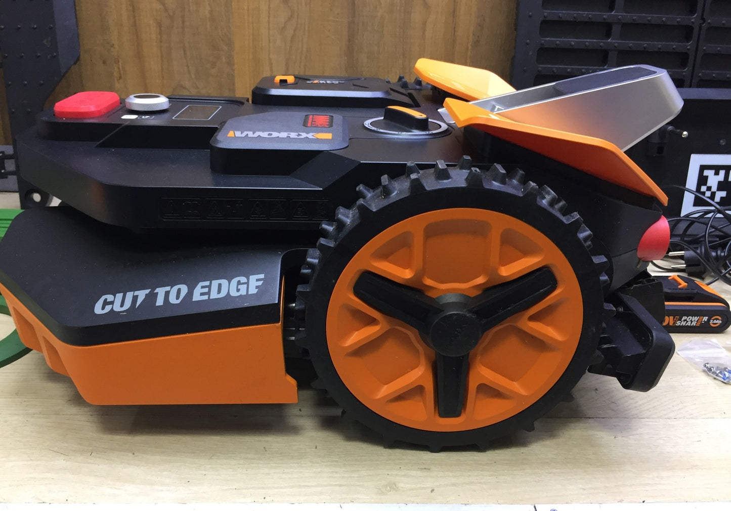 WORX Landroid Vision M600 Mähroboter WR206E.1 für Gärten bis 600m², I33314