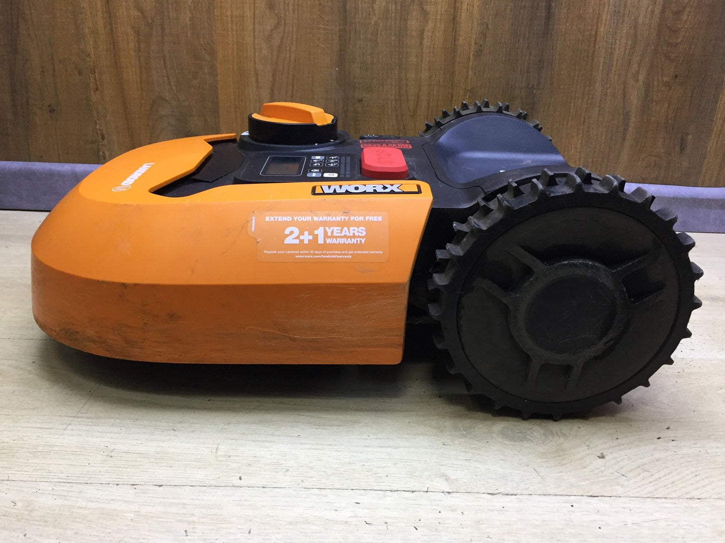WORX Landroid M700 WR142E robotic lawnmower for gardens up to 700 sqm, I33263