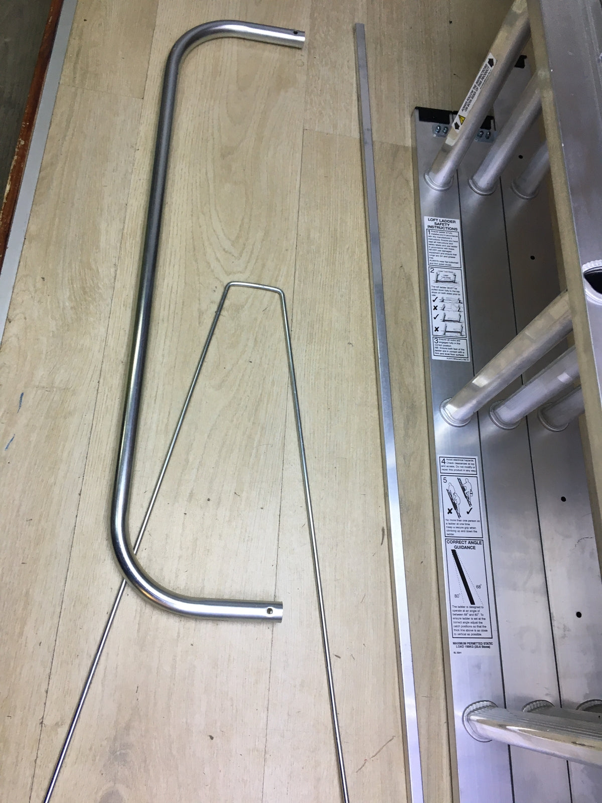 Werner 76003 3-teilig Aluminium Dachbodenleiter mit Handlauf 3,0m, I30389