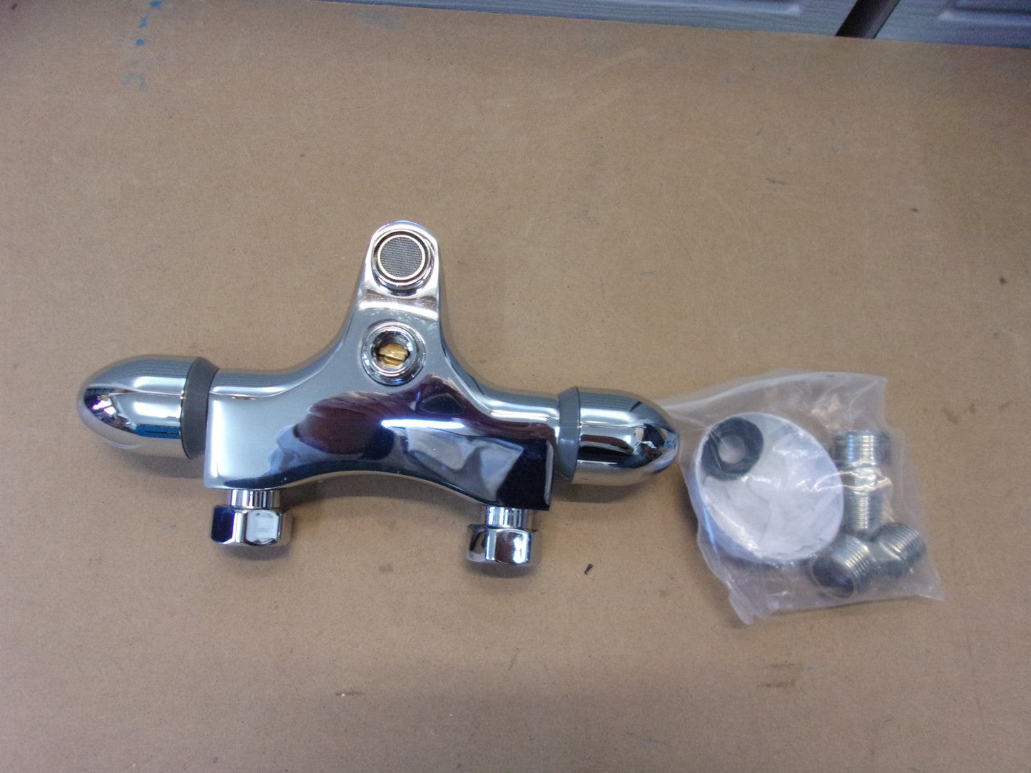 VITTORIA Thermostatische Wannenarmatur 72026 I04396