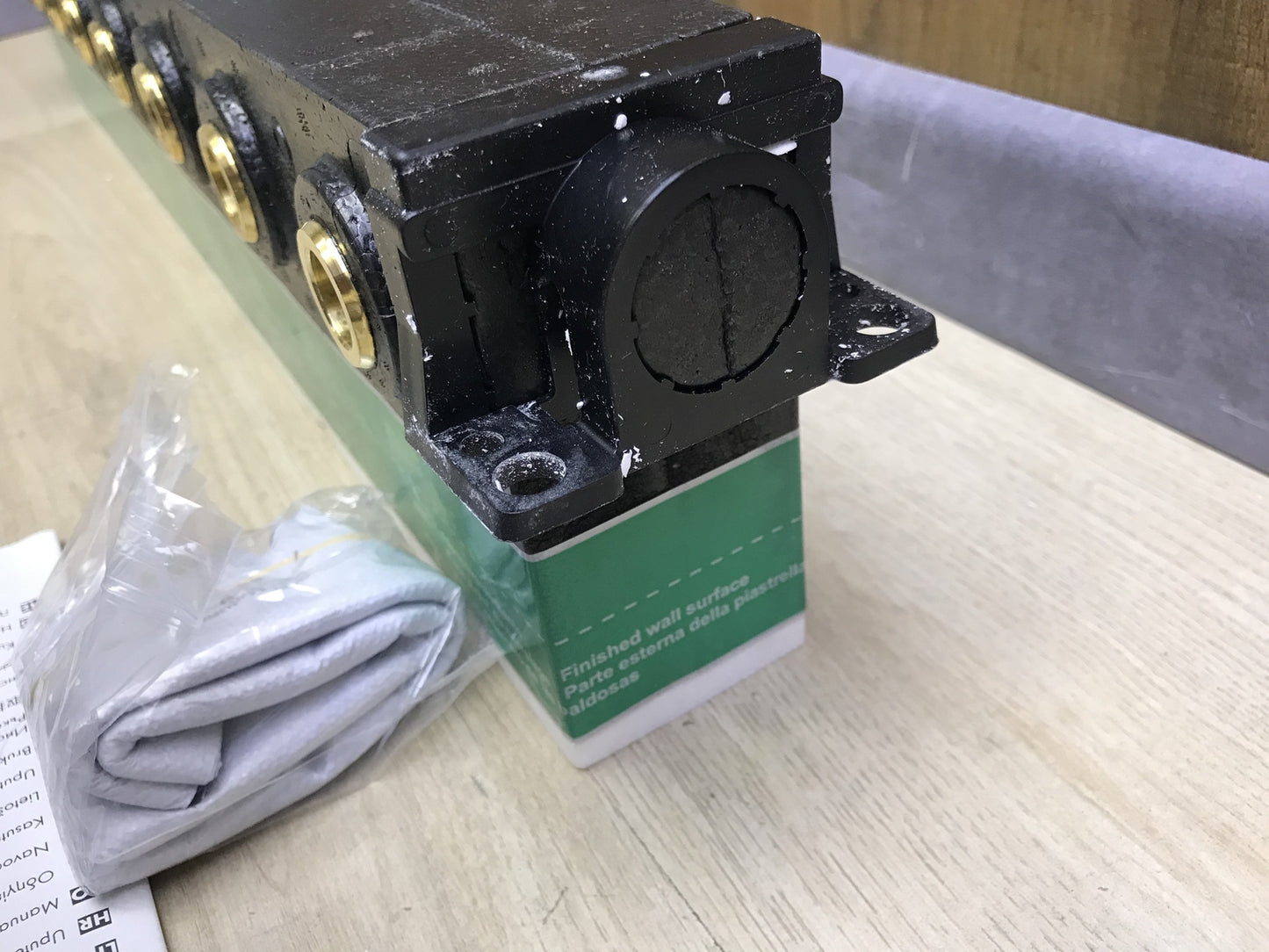Hansgrohe 15313180 Base unit for RainSelect thermostat, I31850