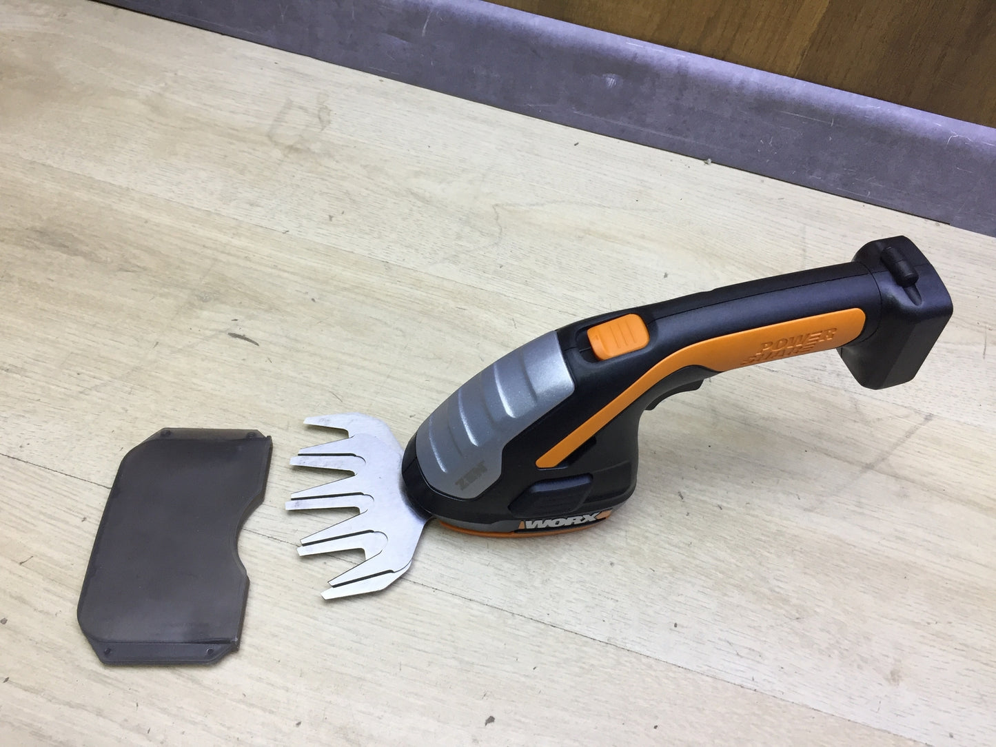 WORX 20V Grass and Shrub Shears WG801E SOLO, I31902