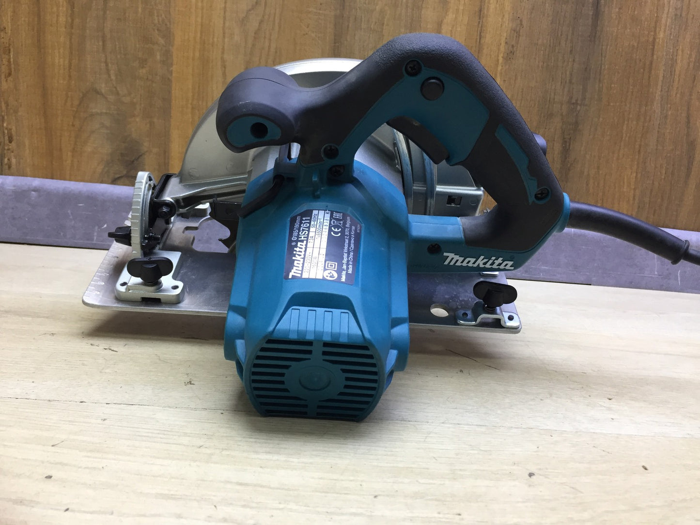 Makita HS7611 electric circular saw, I33250