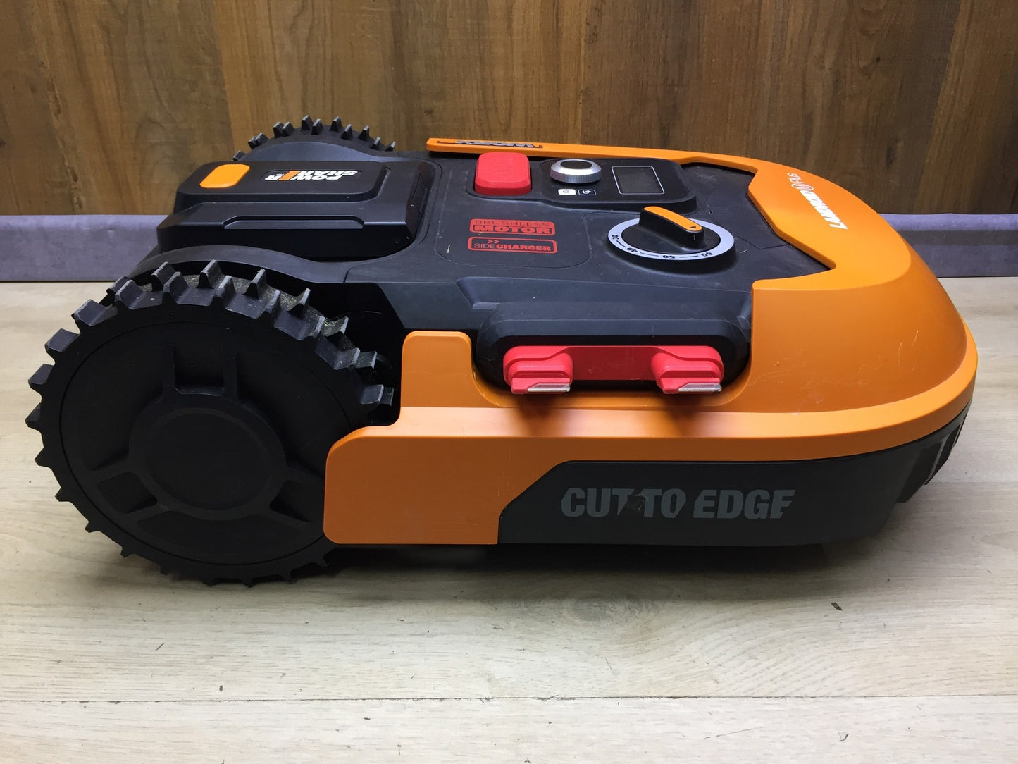 WORX Landroid M500 PLUS WR165E Robotic Lawnmower for up to 500 sqm with Wi-Fi, Bluetooth, I33549