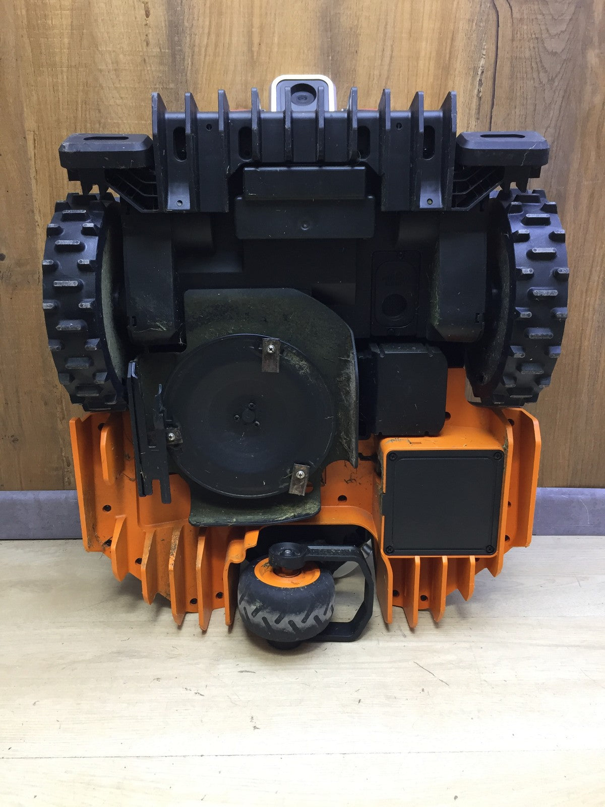WORX Landroid Vision L1600 robotic lawnmower WR216E.1, for gardens up to 1600m², I33186