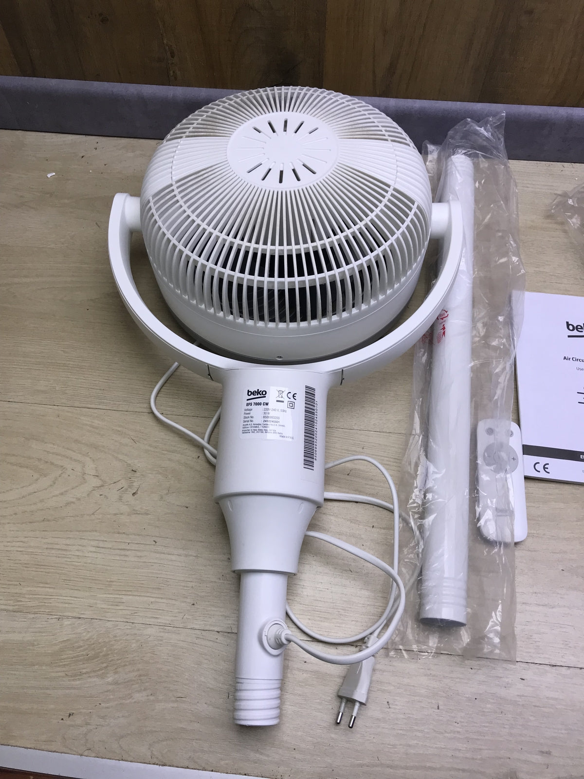 Beko EFS 7000 CW pedestal fan, 30 W, 4 speed settings, I28826
